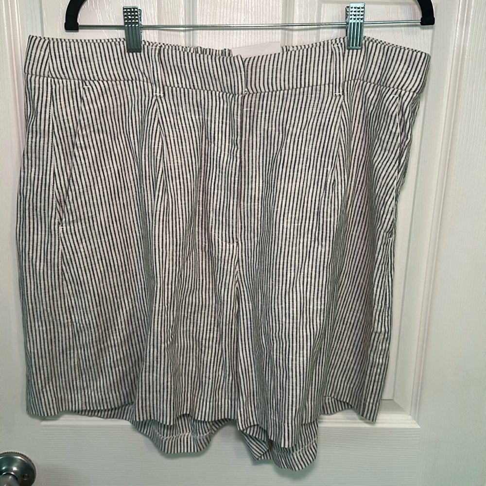 Old Navy Black and White Striped Pants